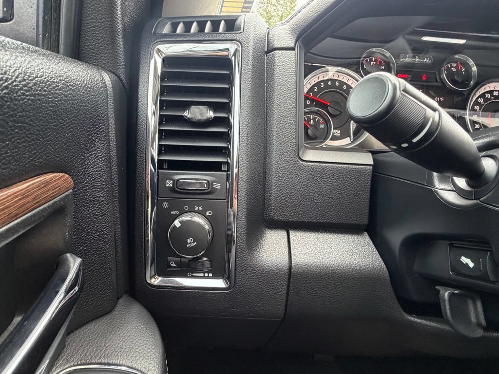 Used 2016 RAM 1500 Laramie w/ Convenience Group AWD/4WD image 19