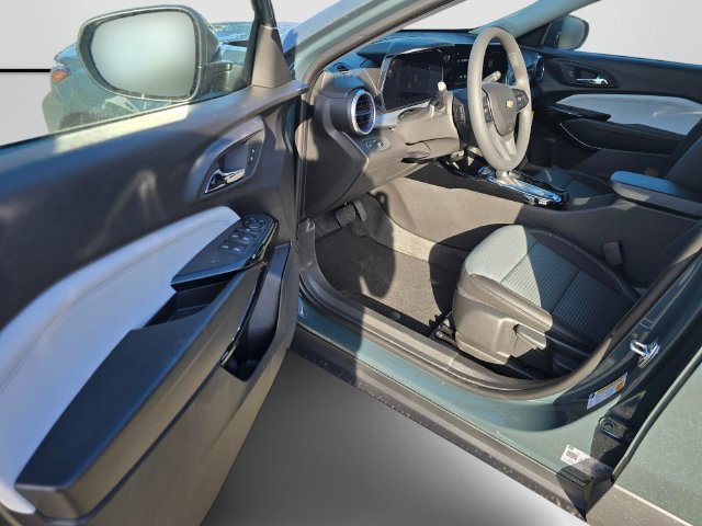 New 2026 Chevrolet Trax LT FWD image 23