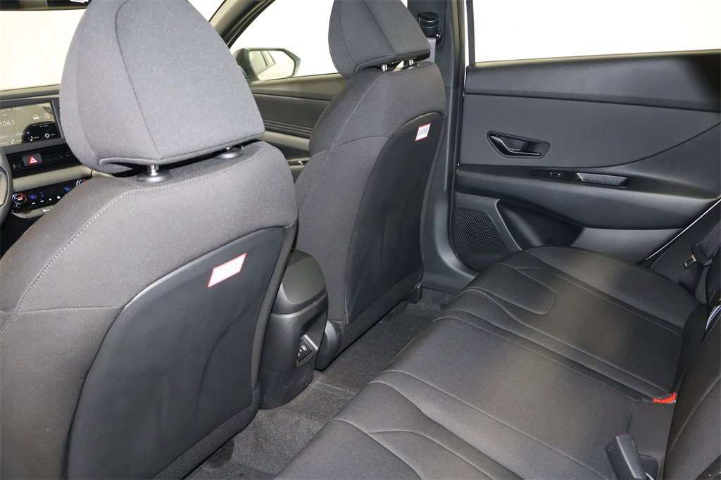 Used 2025 Hyundai Elantra Sport image 9