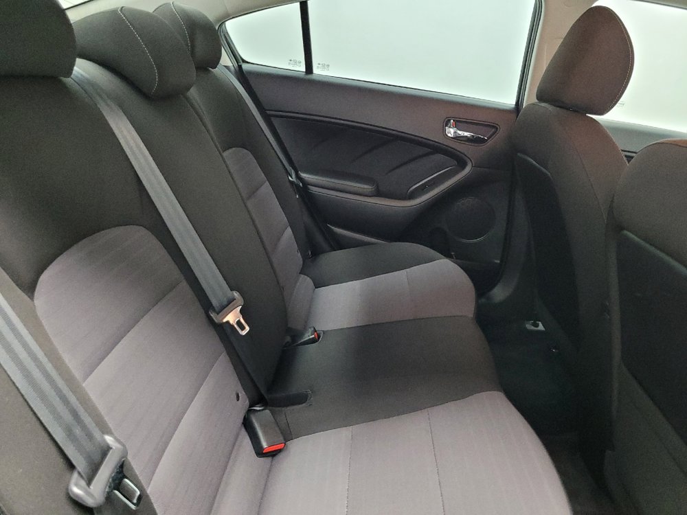 Used 2018 Kia Forte S image 19