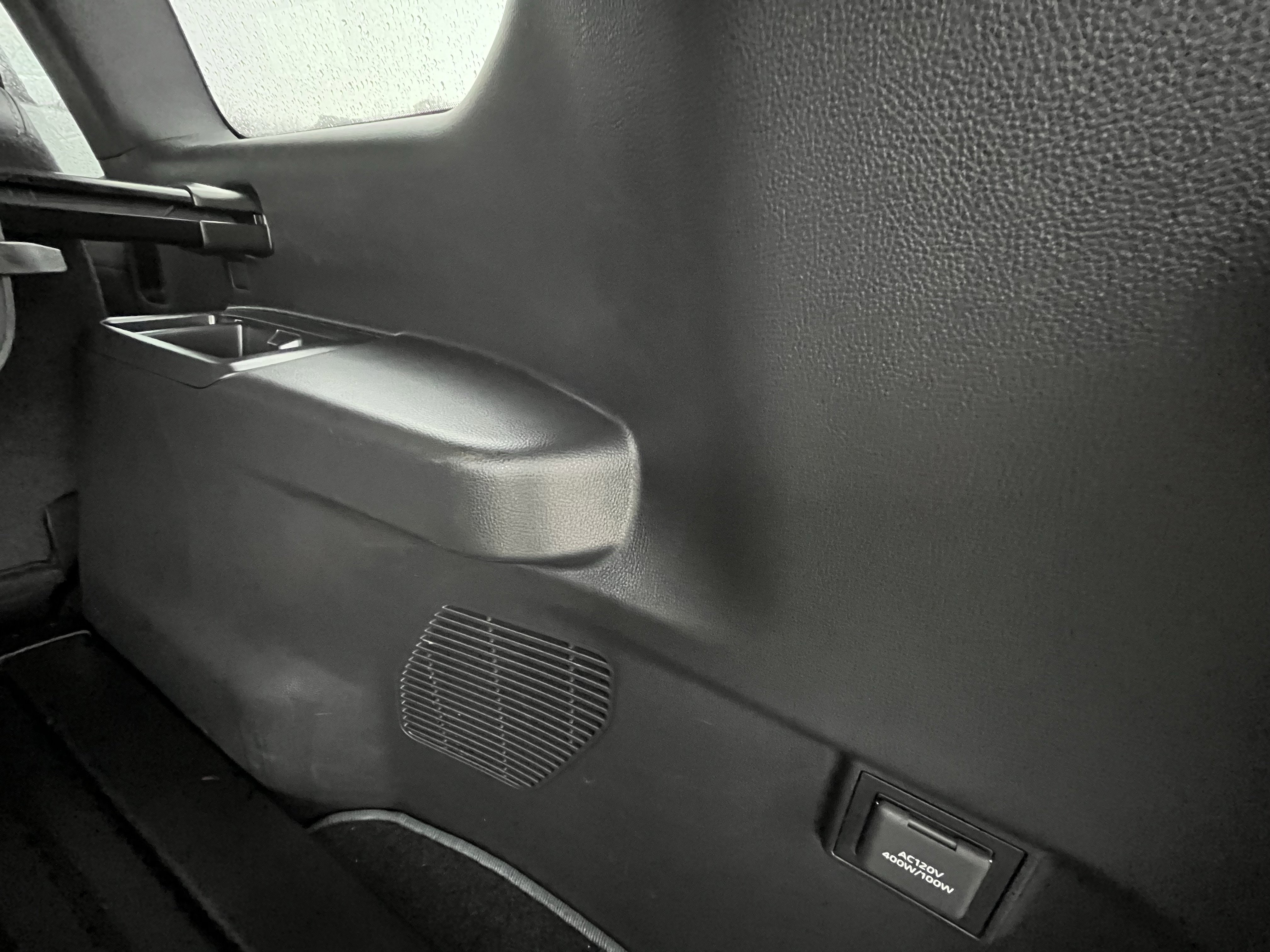 Used 2025 Lexus GX 550 w/ Accessory Package (32) image 31