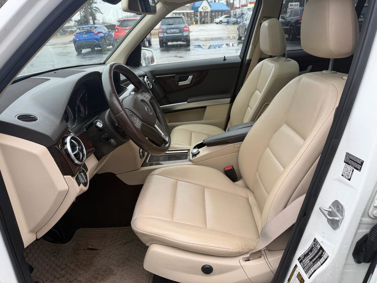 Used 2015 Mercedes-Benz GLK 350 4MATIC image 11