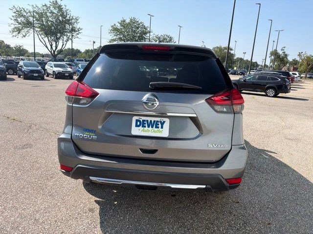 Used 2017 Nissan Rogue SV w/ SV Premium Package AWD/4WD image 4