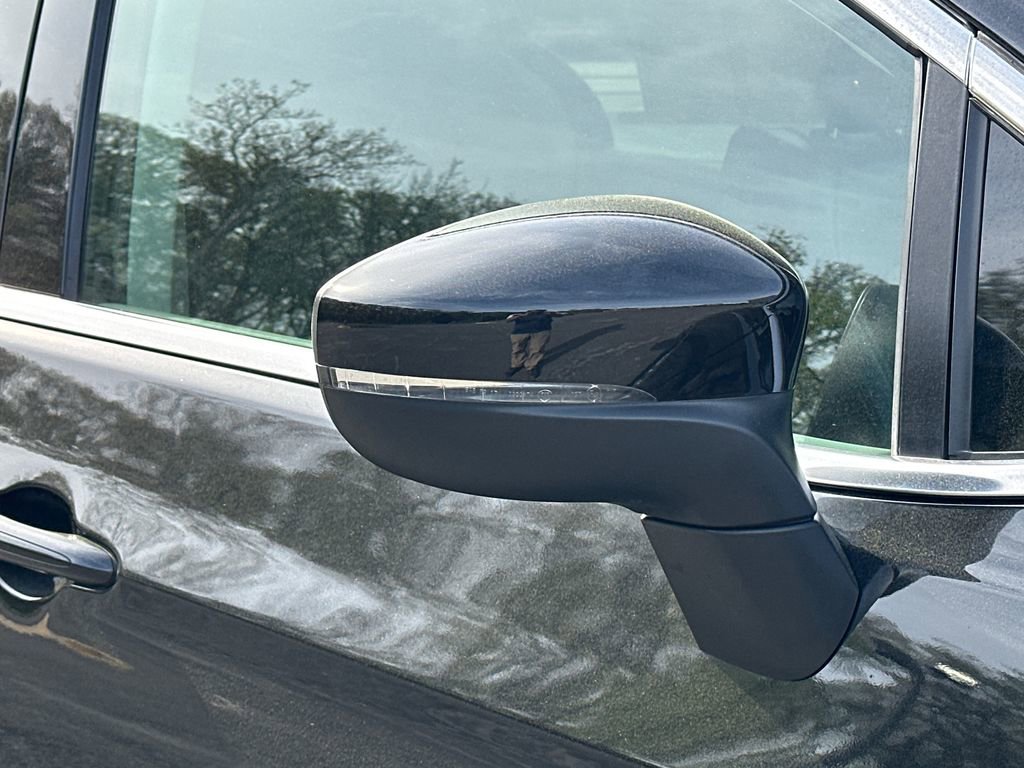 Used 2023 Chrysler Pacifica Touring-L image 11