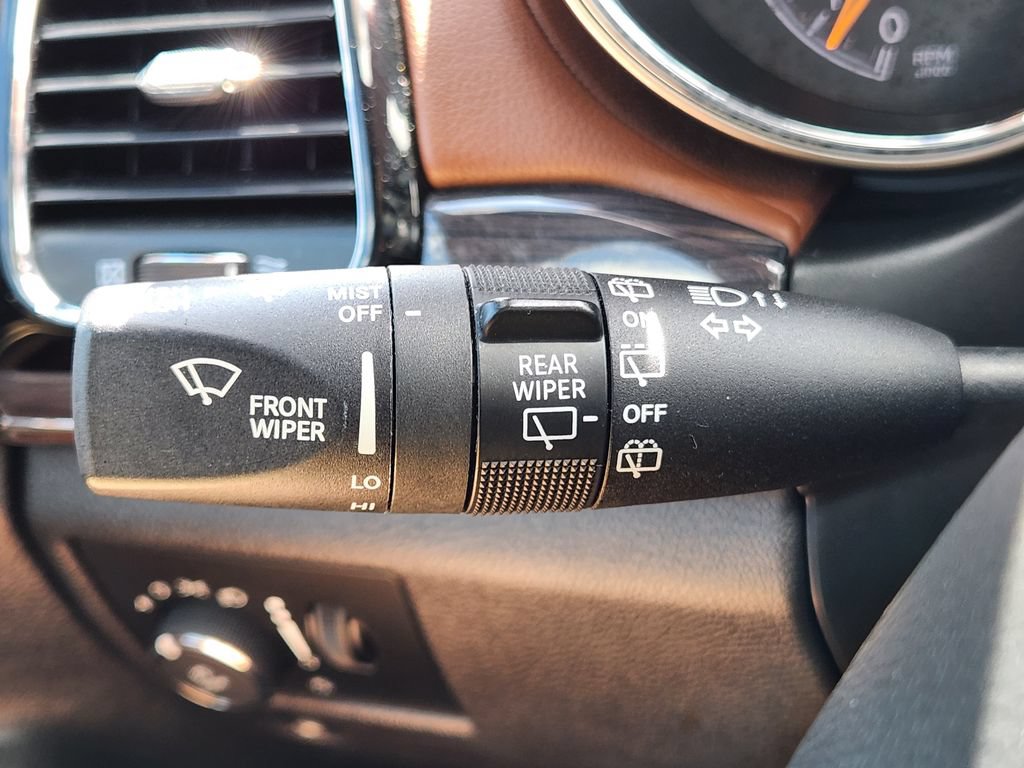 Used 2020 Jeep Grand Cherokee Overland AWD/4WD image 34
