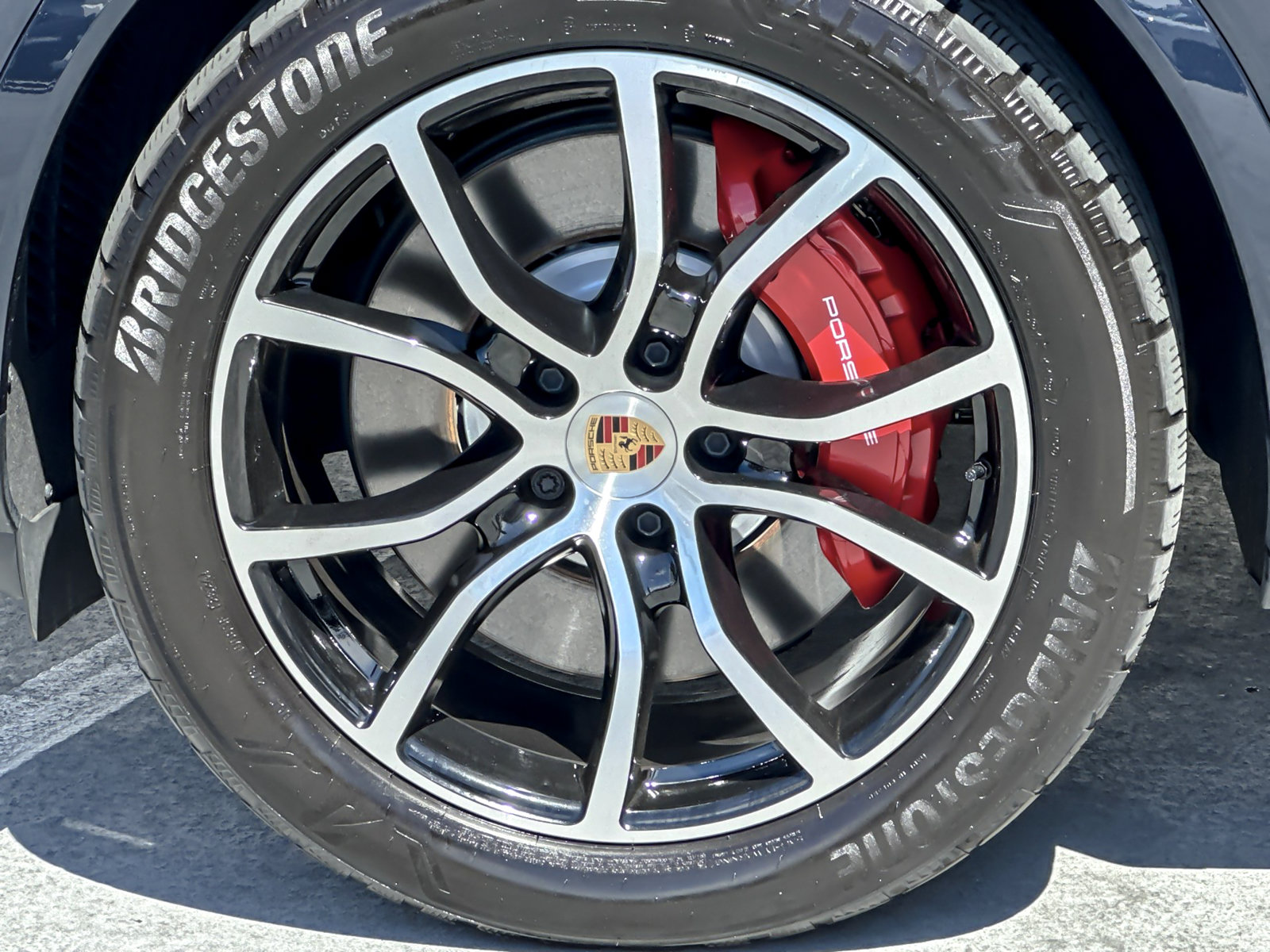 Used 2025 Porsche Cayenne S AWD/4WD image 27