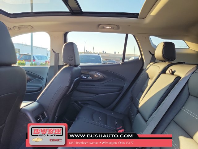 Used 2024 GMC Terrain Denali w/ Denali Premium Package AWD/4WD image 11
