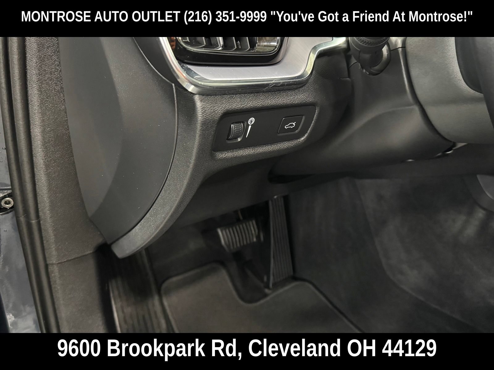 Used 2019 Volvo S60 T6 Momentum w/ Multimedia Package AWD/4WD image 19