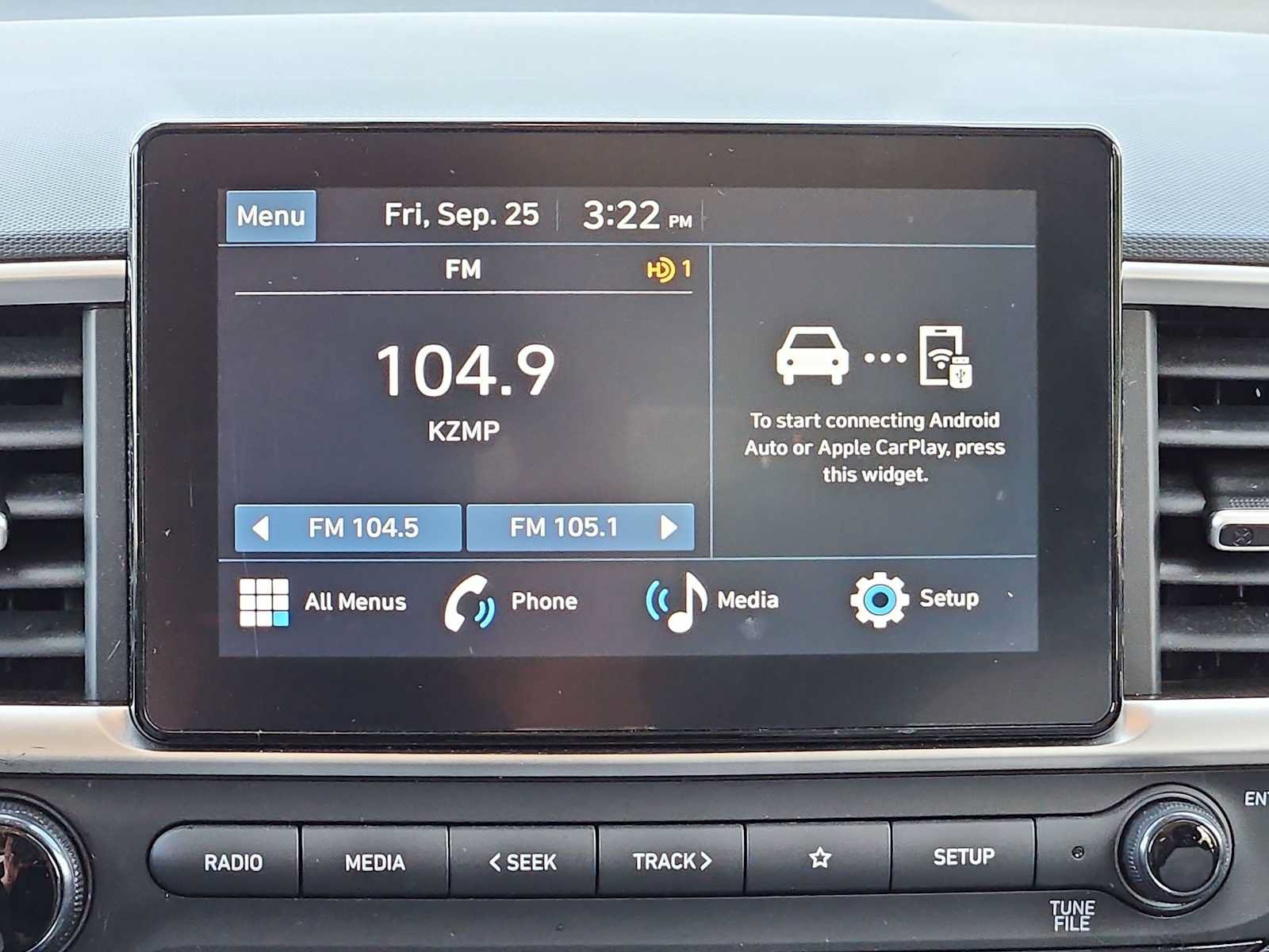 Used 2025 Hyundai Venue SEL FWD image 11