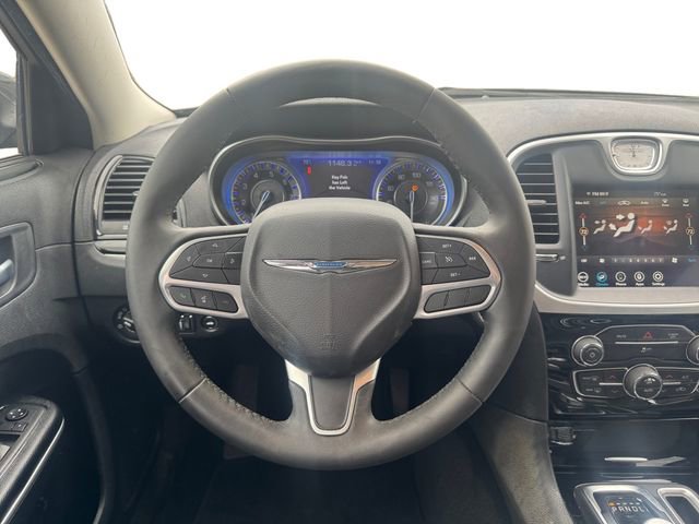 Used 2023 Chrysler 300 Touring image 12