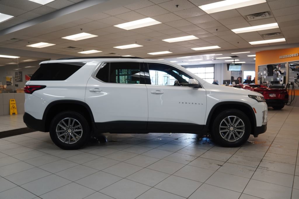 Used 2023 Chevrolet Traverse LT image 15