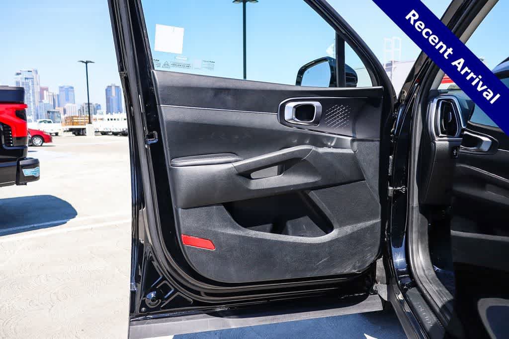 Used 2024 Kia Sorento LX FWD image 23