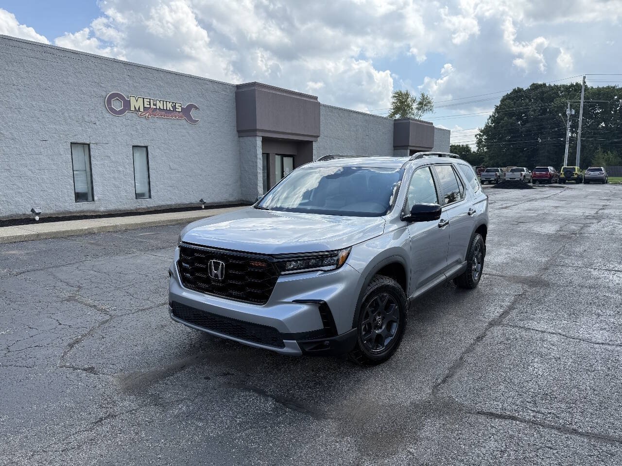 Used 2025 Honda Pilot TrailSport image 1