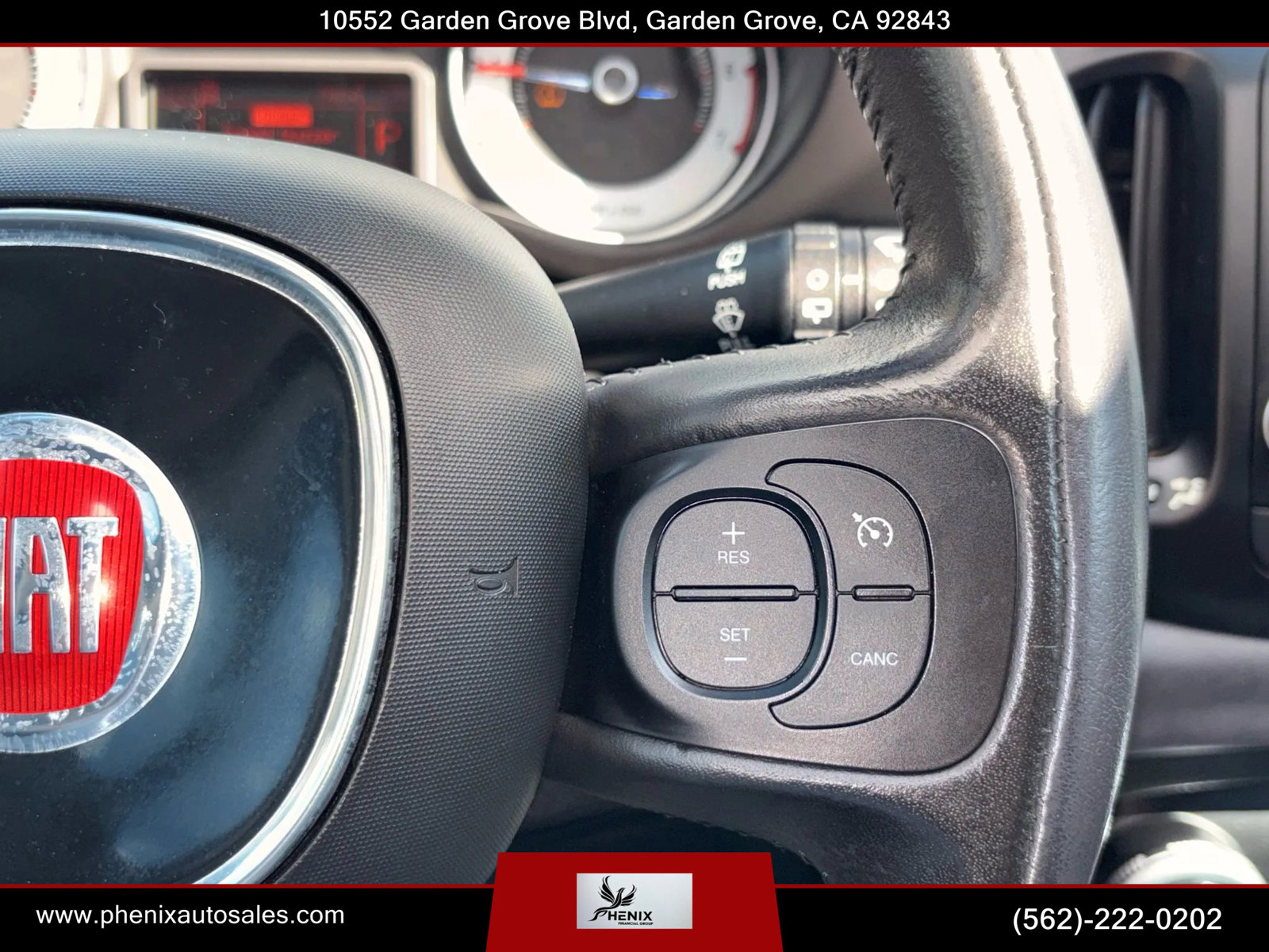 Used 2017 FIAT 500L Trekking w/ Dual-Pane Sunroof Package image 24