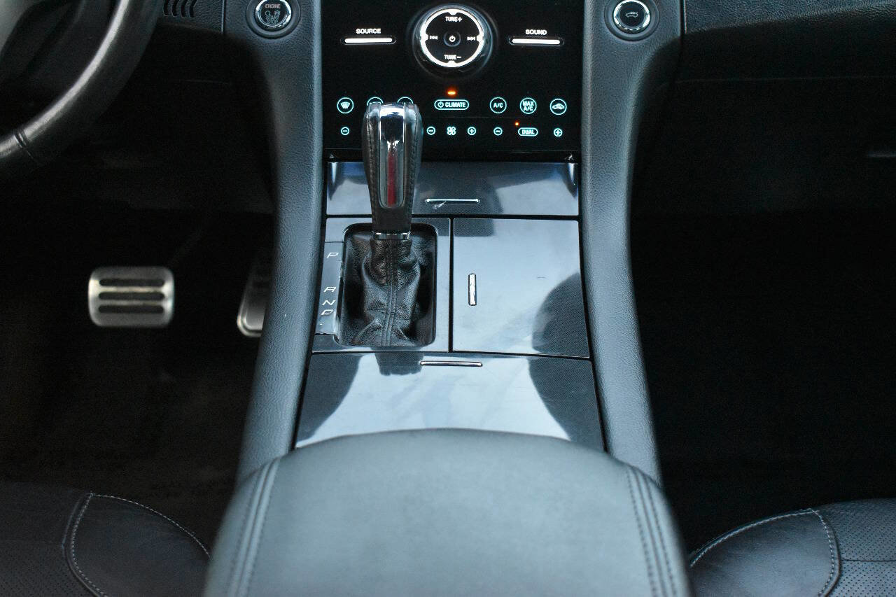 Used 2013 Ford Taurus SHO image 30