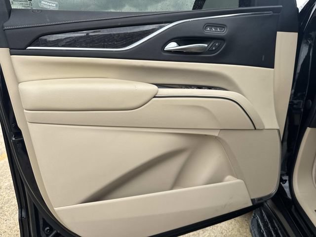 Used 2021 Cadillac Escalade Premium Luxury RWD image 34