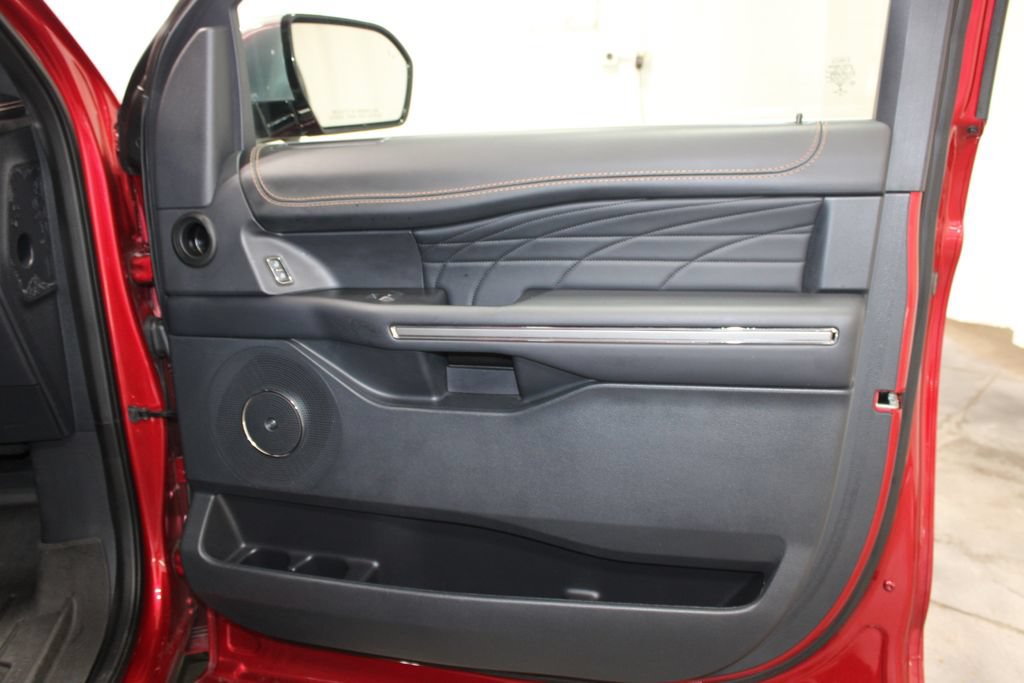 Used 2022 Ford Expedition Platinum AWD/4WD image 27