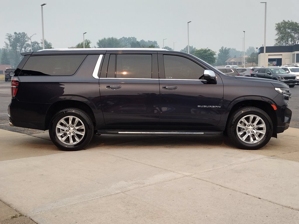 Used 2022 Chevrolet Suburban Premier AWD/4WD image 16