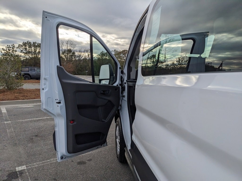 Used 2023 Ford Transit 350 XLT image 42