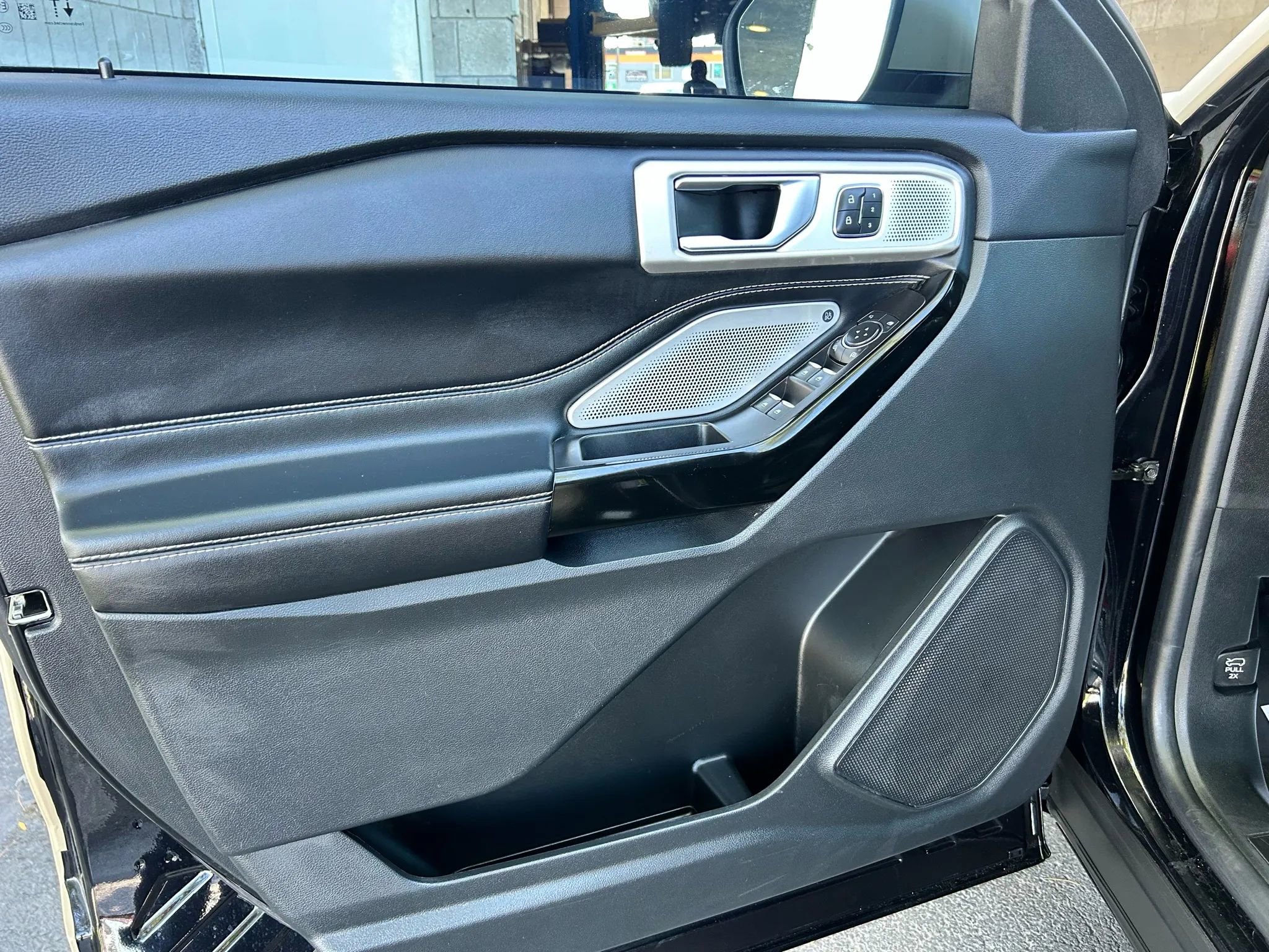Used 2022 Ford Explorer ST w/ Equipment Group 401A image 9