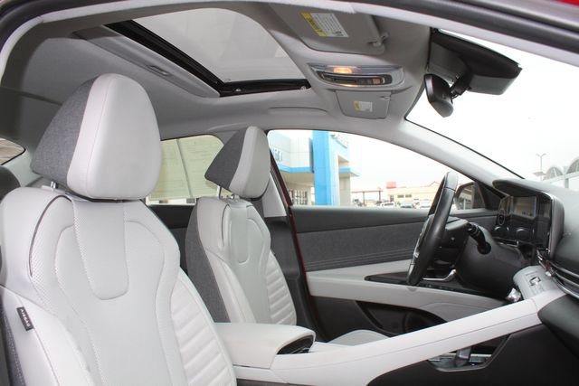 Used 2024 Hyundai Elantra Limited FWD image 13