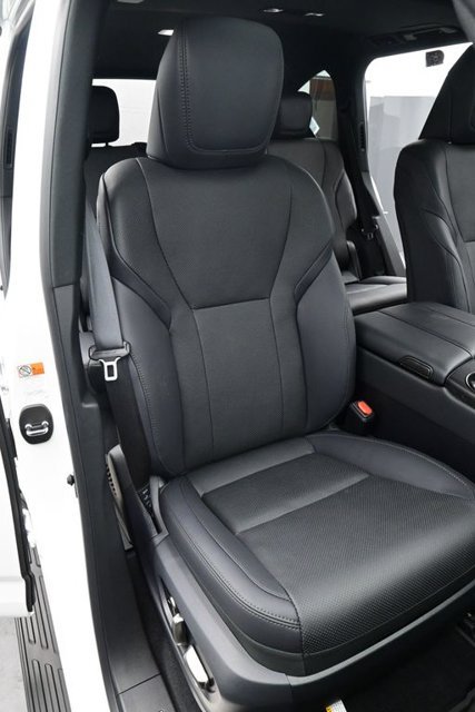 Used 2025 Lexus LX 700h Overtrail AWD/4WD image 17