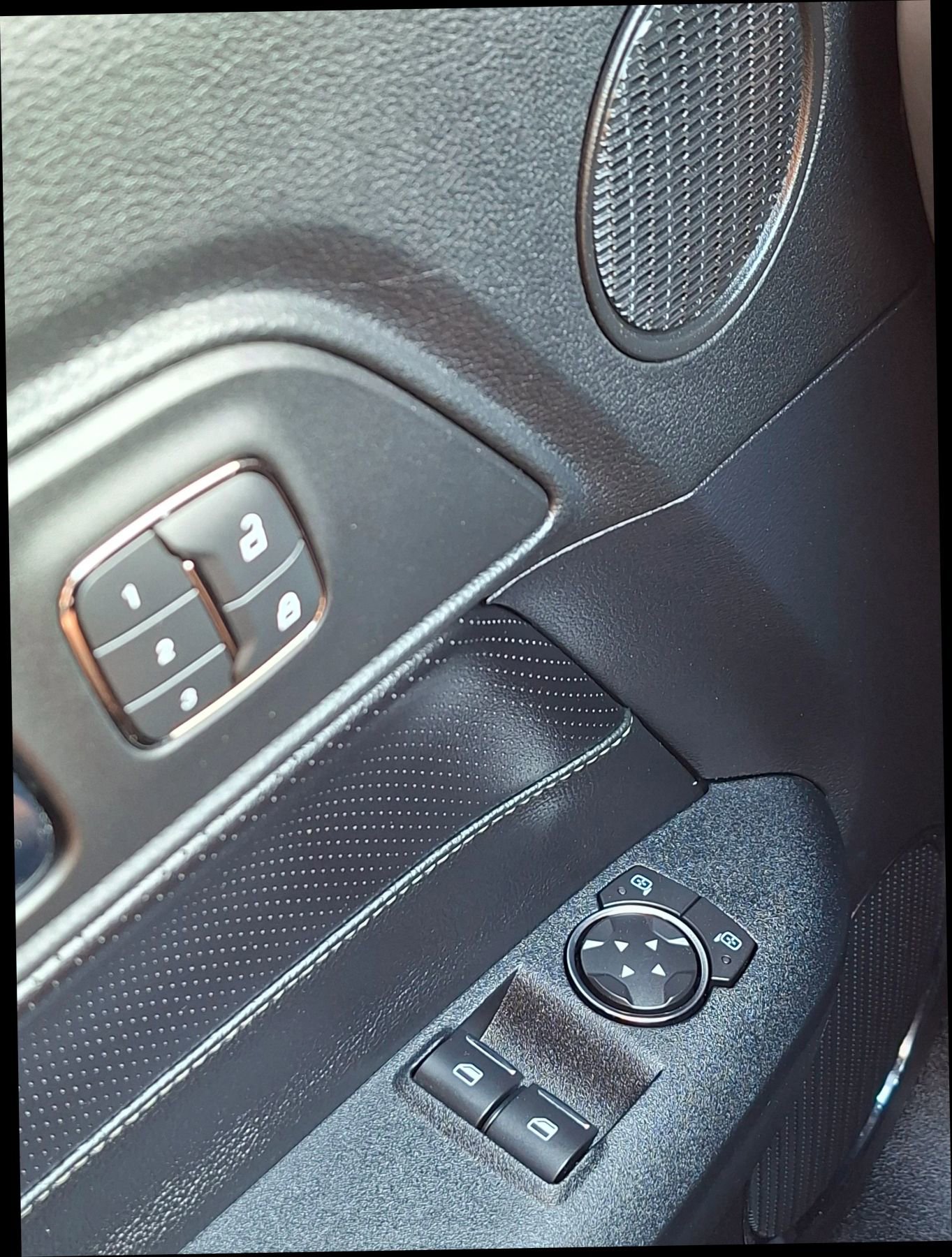 Used 2015 Ford Mustang Premium w/ Equipment Group 201A RWD image 29