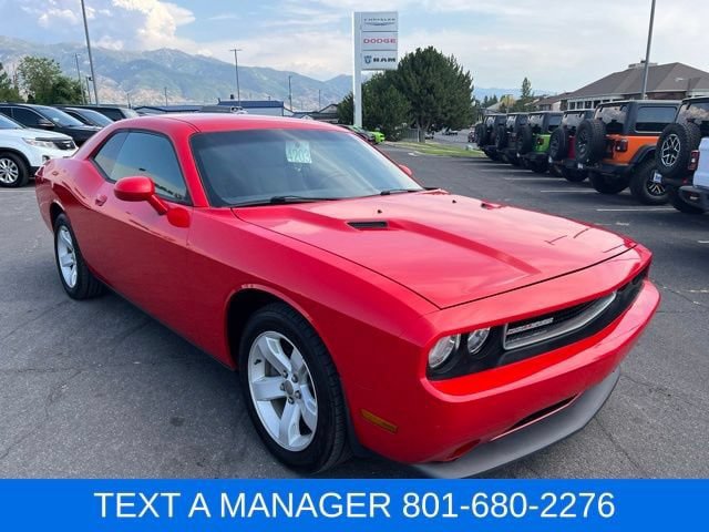 Used 2014 Dodge Challenger SXT RWD image 9
