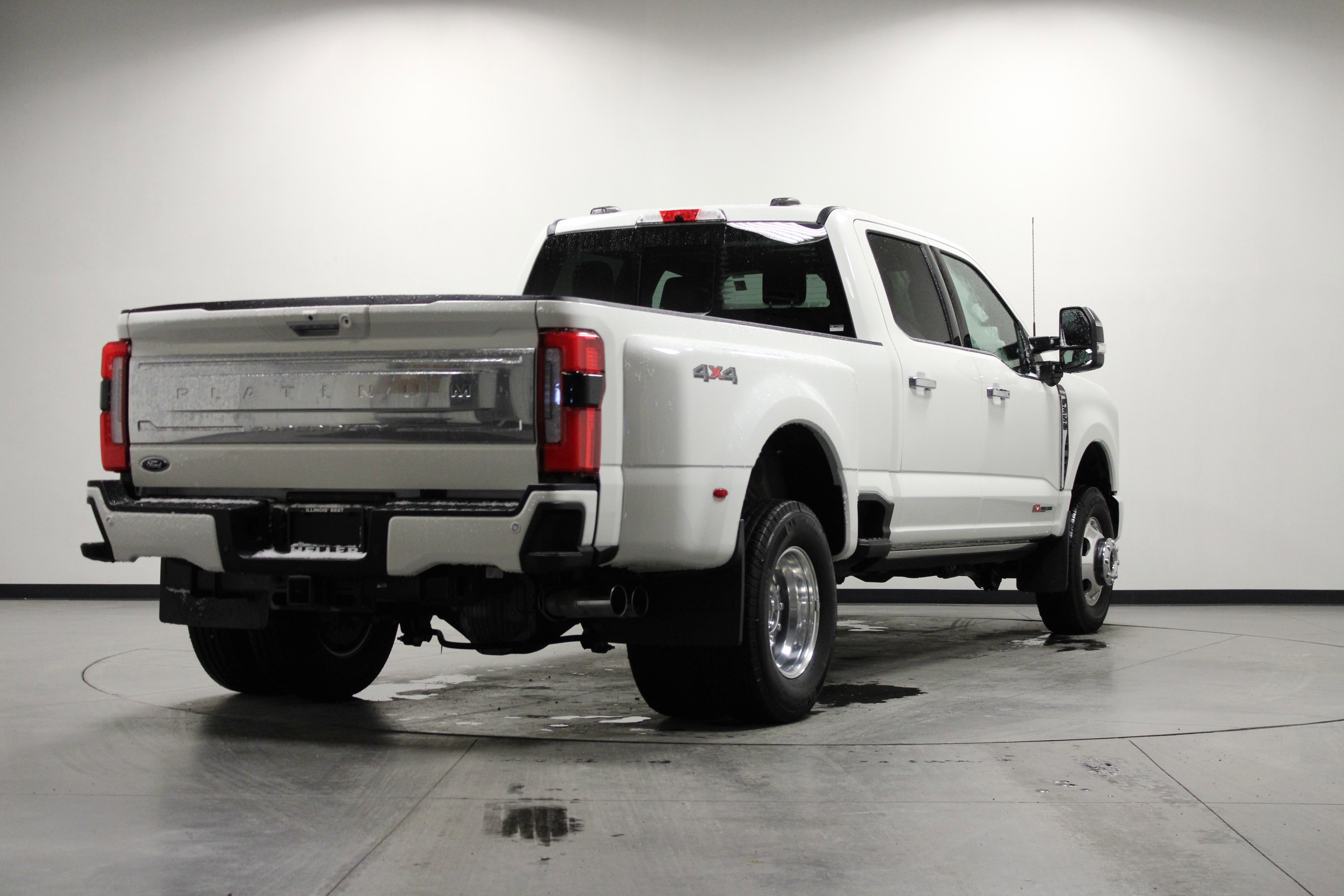 Used 2024 Ford F350 Platinum image 4