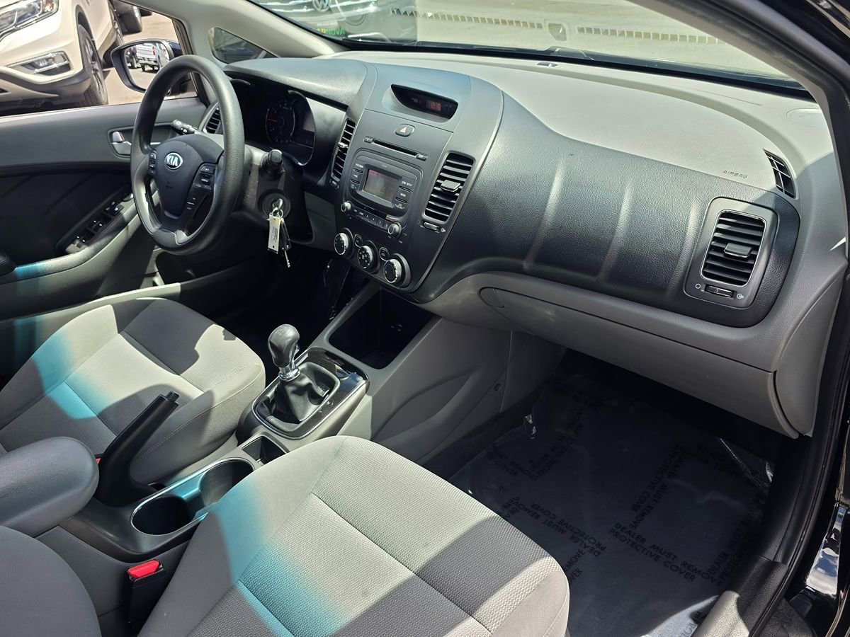 Used 2017 Kia Forte LX FWD image 9