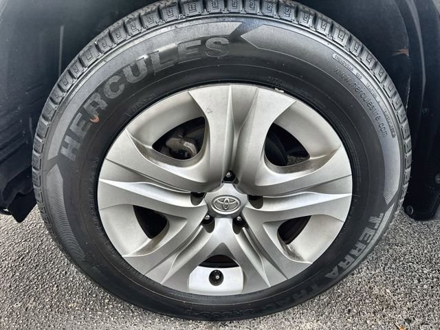 Used 2014 Toyota RAV4 LE image 18