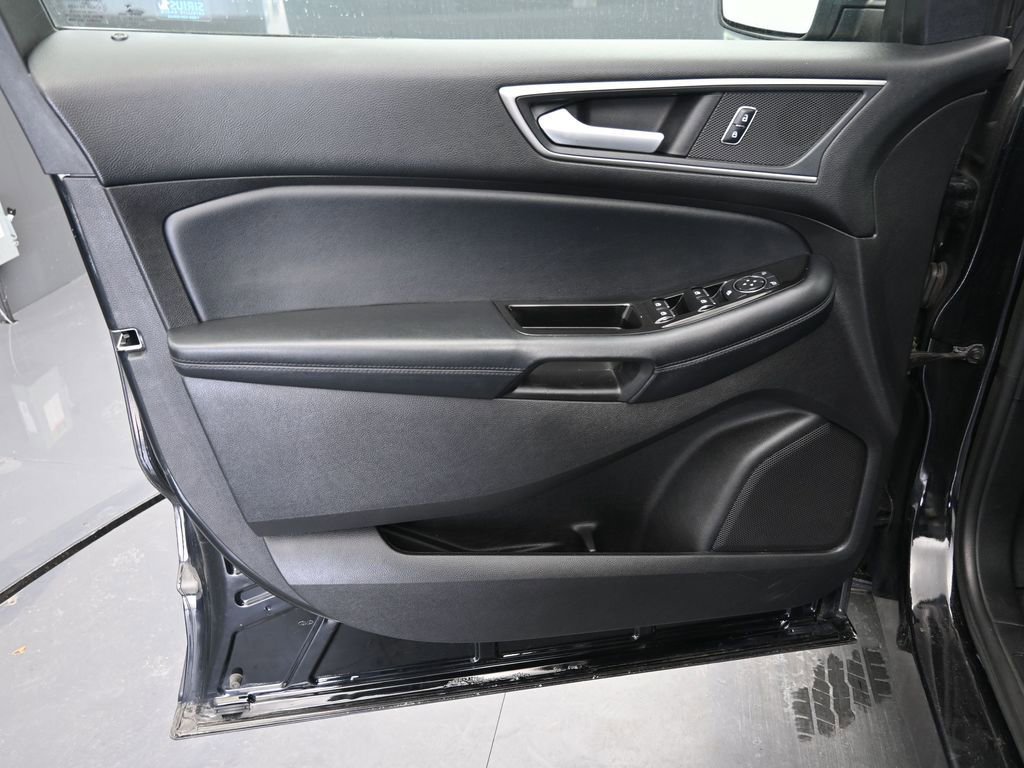 Used 2017 Ford Edge SEL w/ Equipment Group 201A image 17