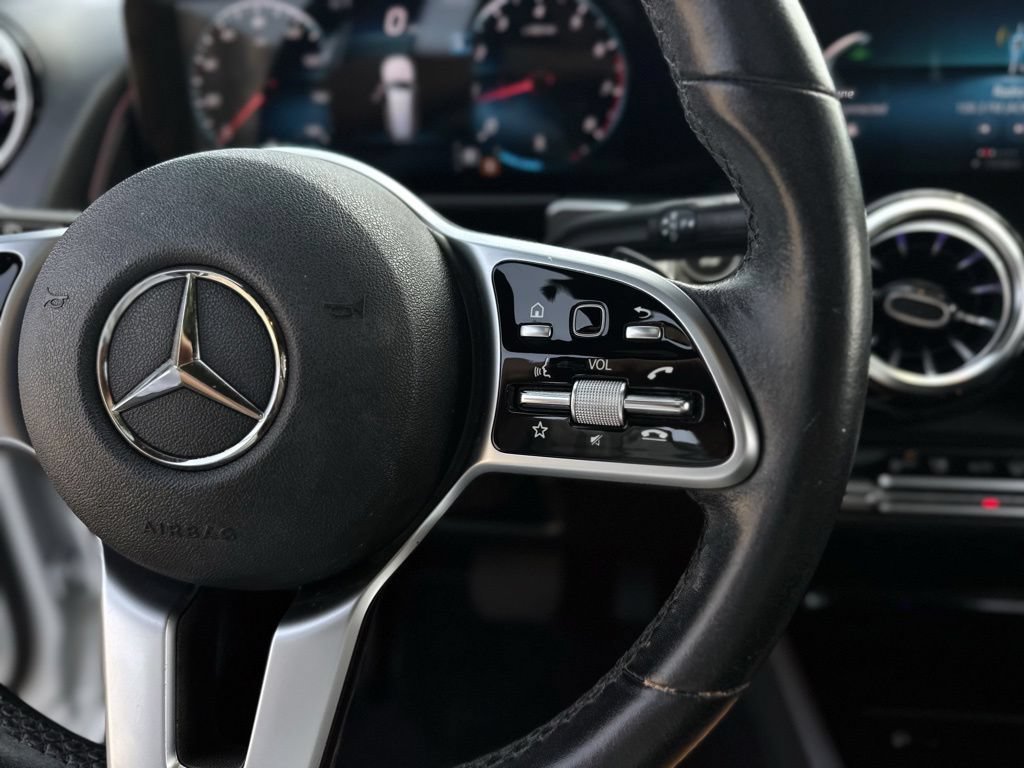 Used 2022 Mercedes-Benz GLB 250 image 13