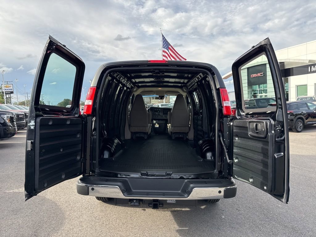 New 2025 Chevrolet Express 2500 w/ Driver Convenience Package image 25