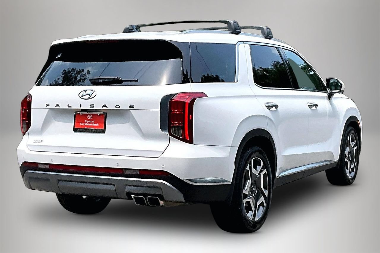 Used 2024 Hyundai Palisade Limited FWD image 5