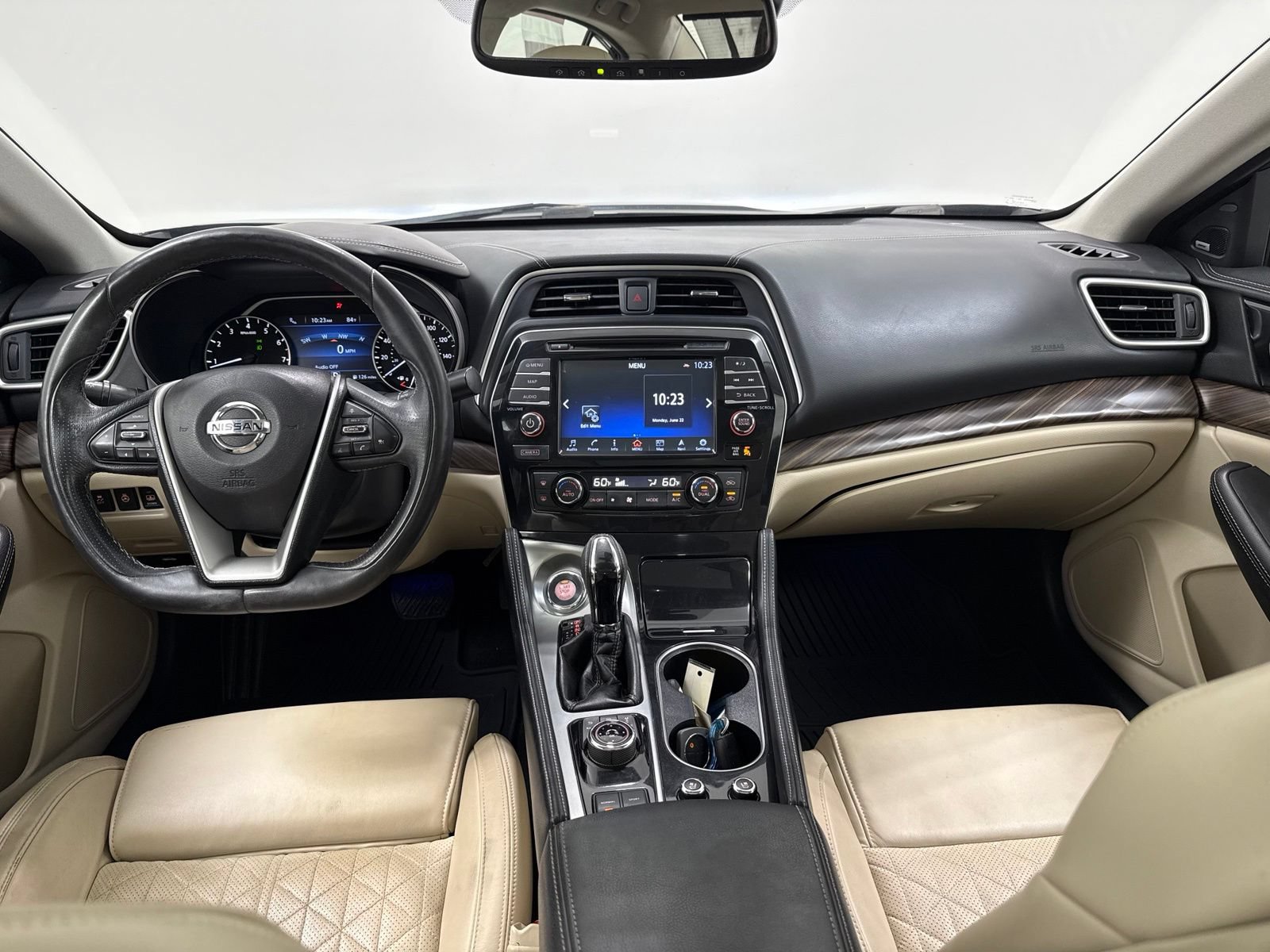 Used 2017 Nissan Maxima Platinum w/ Interior Lighting Package FWD image 32