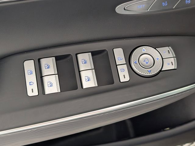 Used 2022 Genesis GV70 2.5T w/ Advanced Package image 12