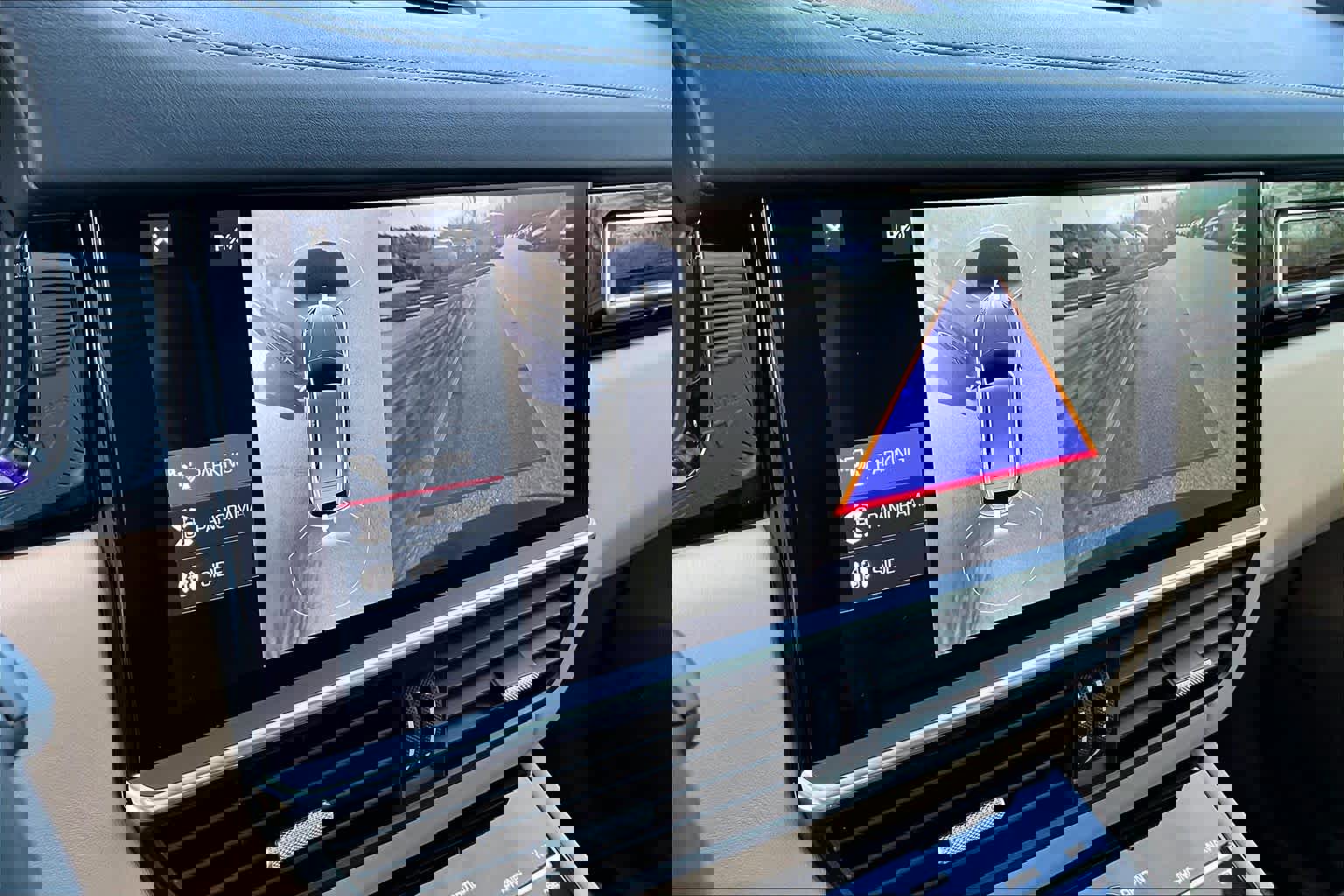 Used 2020 Porsche Cayenne Turbo image 31