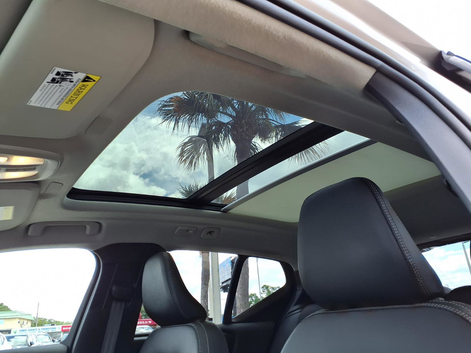 Certified 2023 Volvo XC40 B5 Plus w/ Driver Assist Package AWD/4WD image 24