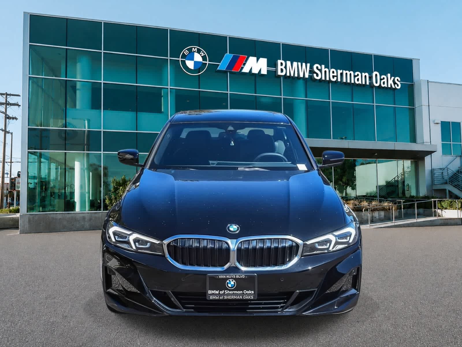 Used 2026 BMW 330i Sedan w/ Convenience Package RWD image 2