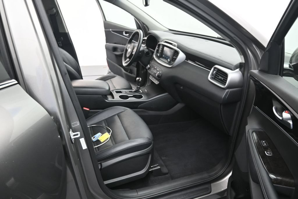 Used 2017 Kia Sorento FWD image 22