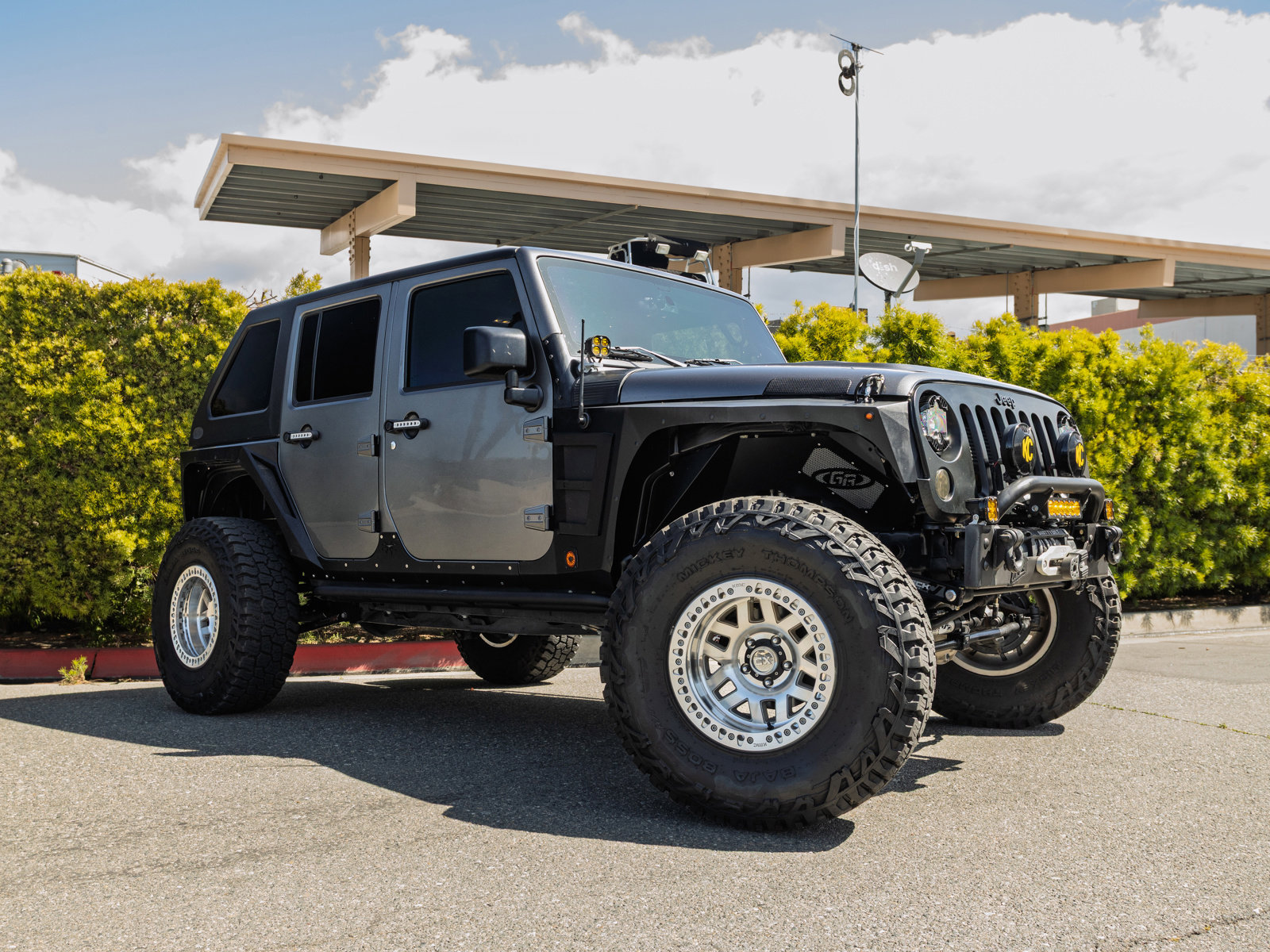 Used 2016 Jeep Wrangler Unlimited Sport w/ Quick Order Package 24S AWD/4WD image 3