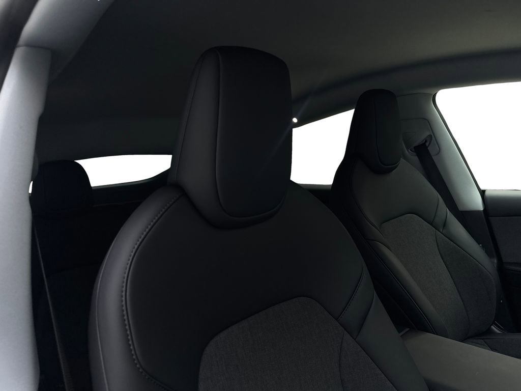 Used 2026 Tesla Model Y 2WD image 43