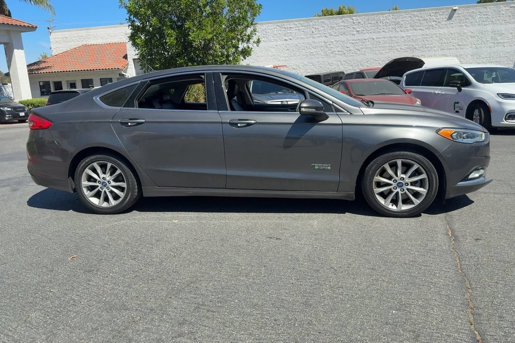 Used 2017 Ford Fusion Energi SE FWD image 4