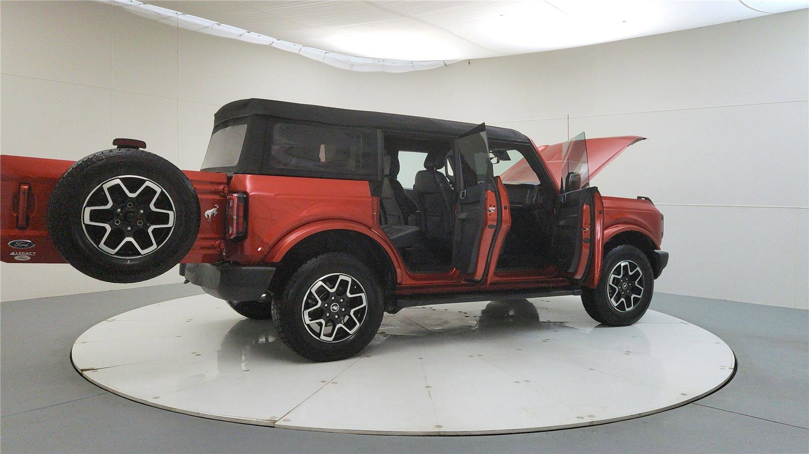 Used 2023 Ford Bronco Outer Banks AWD/4WD image 13