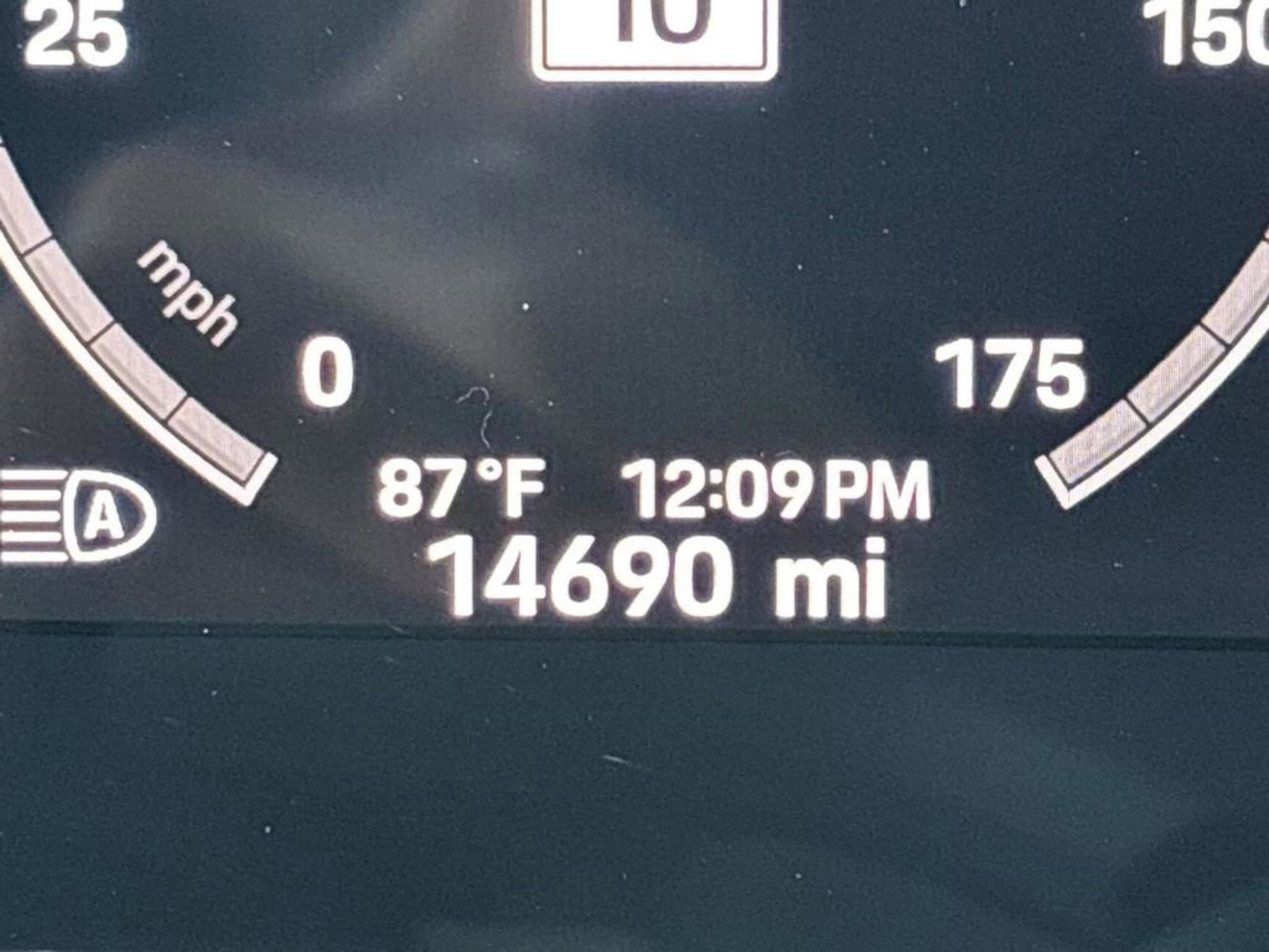 Used 2025 Porsche Cayenne E-Hybrid Coupe image 31