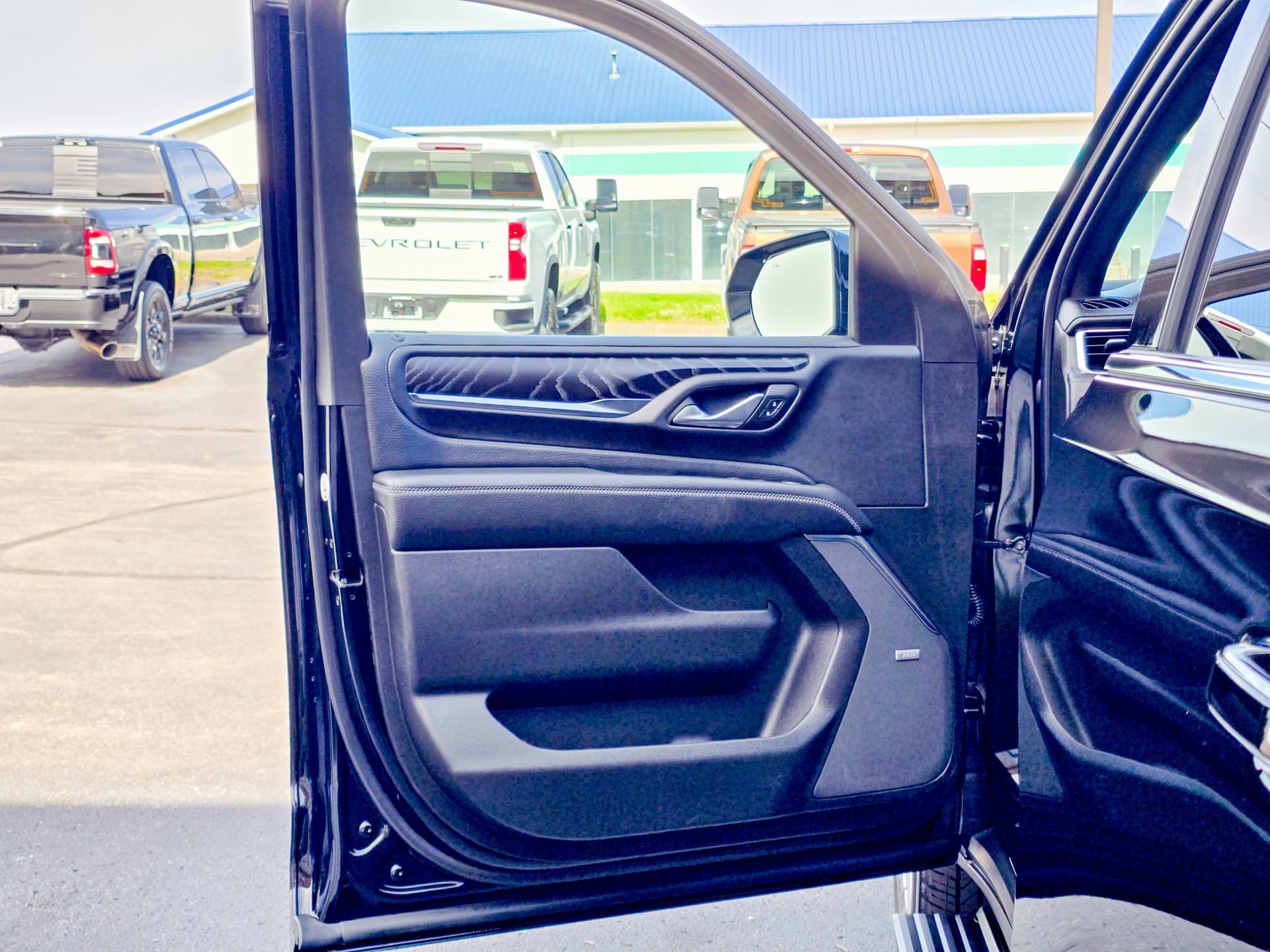 Used 2023 GMC Yukon XL Denali w/ Max Trailering Package image 28