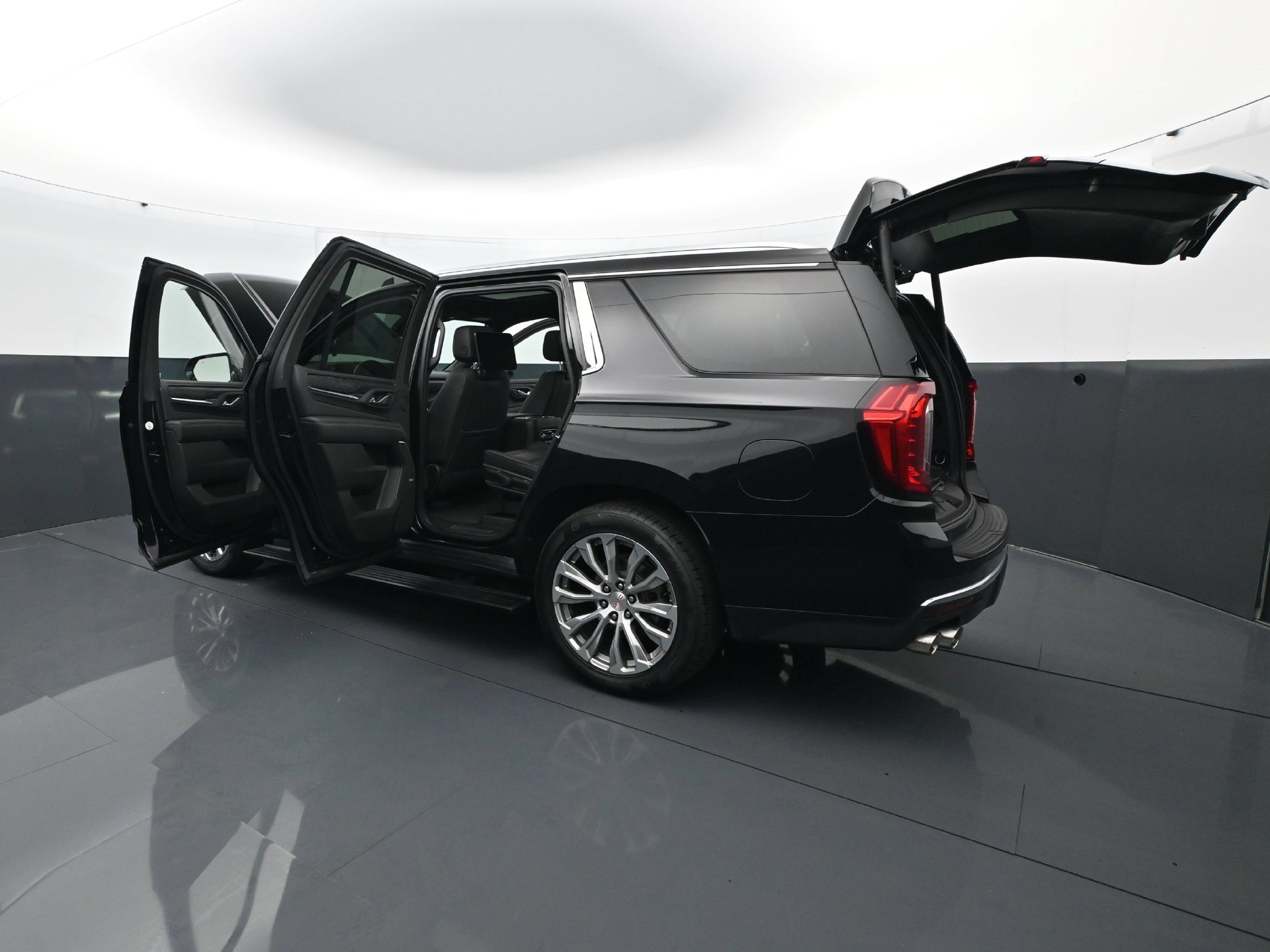 Used 2021 GMC Yukon Denali w/ Denali Ultimate Package AWD/4WD image 31