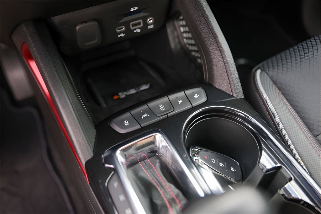 Used 2021 Chevrolet TrailBlazer RS w/ Technology Package image 21