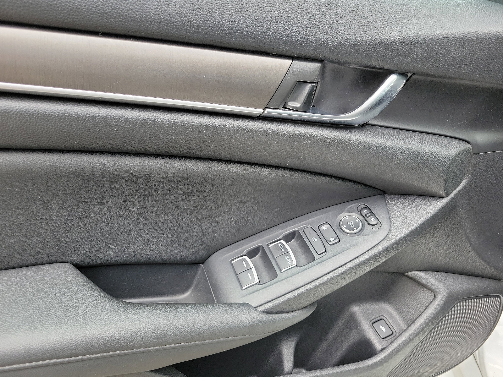 Used 2020 Honda Accord LX image 12